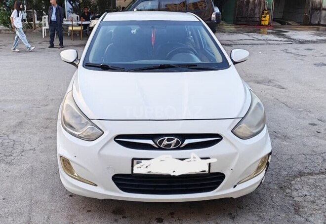Hyundai Accent-1