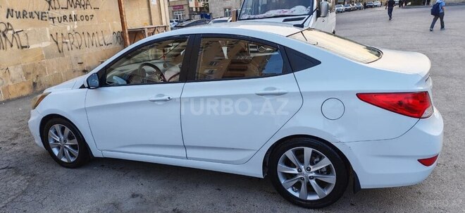 Hyundai Accent-8