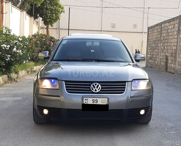 Volkswagen Passat-1