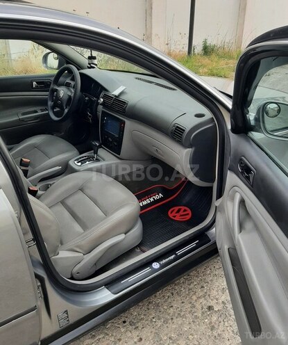 Volkswagen Passat-12