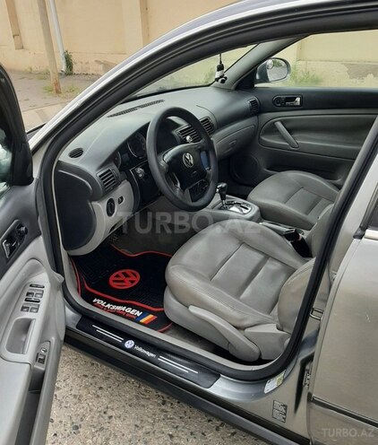 Volkswagen Passat-11