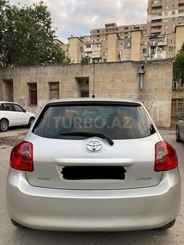 Toyota Auris-2