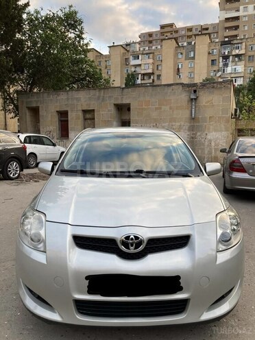 Toyota Auris-1
