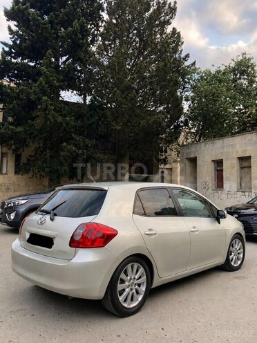 Toyota Auris-4