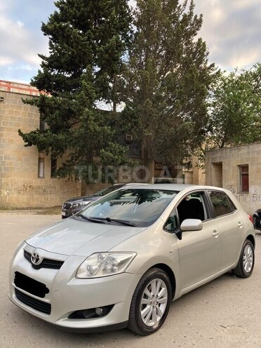 Toyota Auris-3
