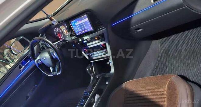 Hyundai Sonata-6