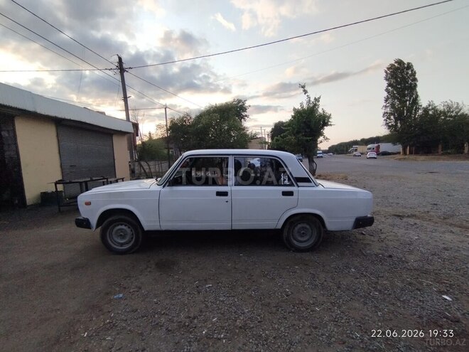 LADA (VAZ) 2107-4