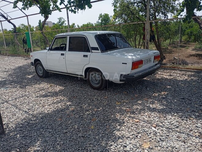 LADA (VAZ) 2107-2