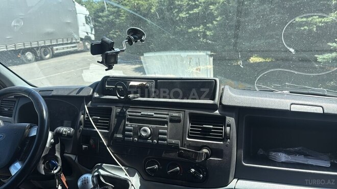 Ford Transit-3
