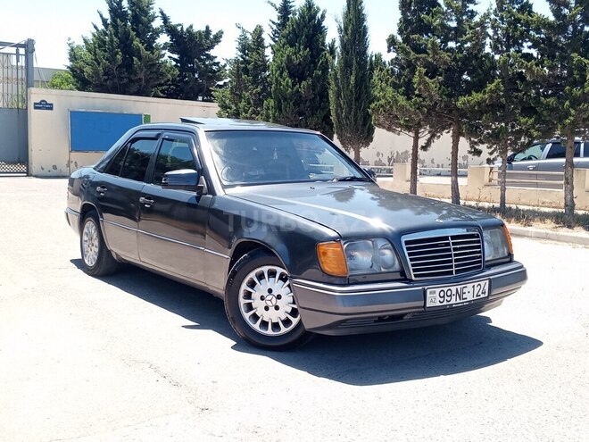 Mercedes E 200-2