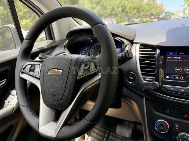 Chevrolet Trax-12
