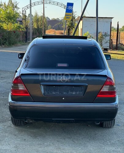 Mercedes C 220-2