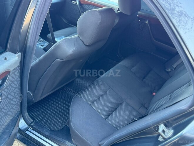 Mercedes C 220-11