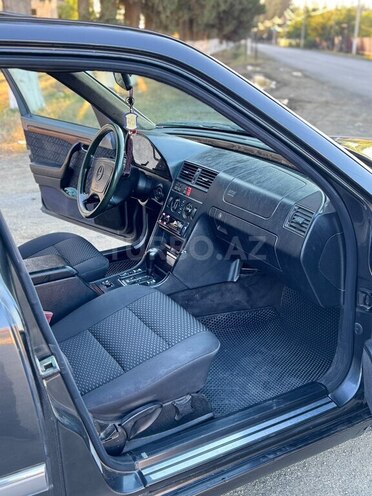 Mercedes C 220-12