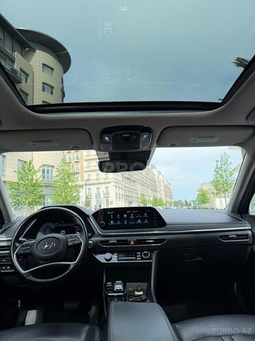 Hyundai Sonata-12