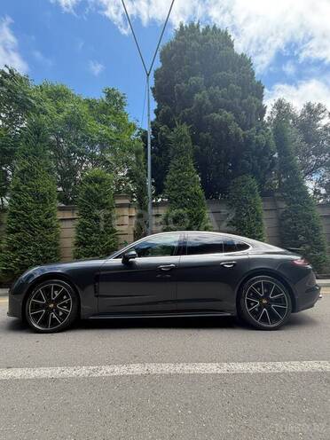 Porsche Panamera-7