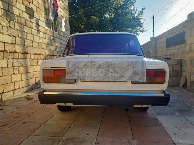 LADA (VAZ) 2107-2