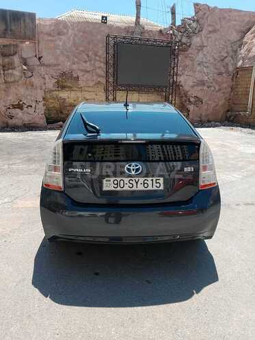 Toyota Prius-4