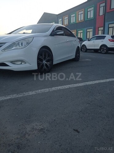 Hyundai Sonata-4