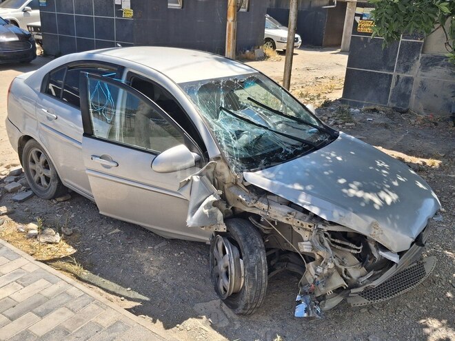 Hyundai Accent-3