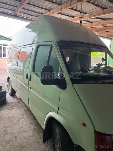 Ford Transit-3