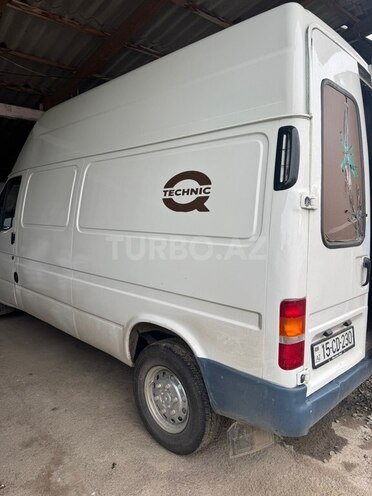 Ford Transit-4