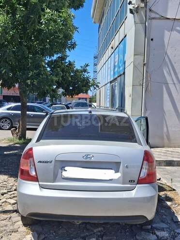 Hyundai Accent-10