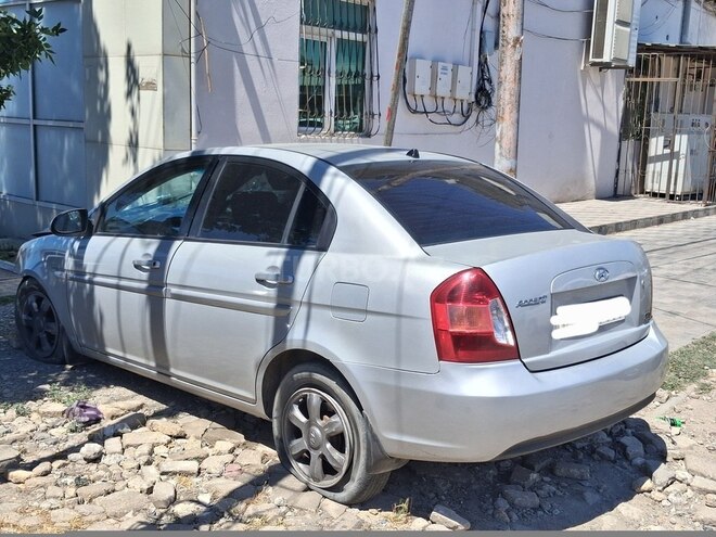 Hyundai Accent-9
