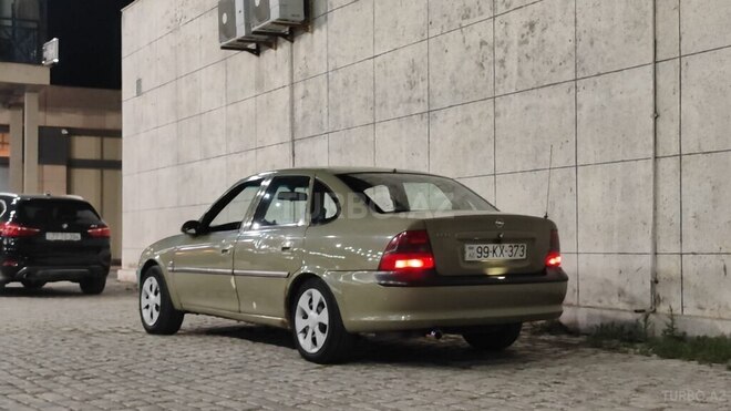 Opel Vectra-3