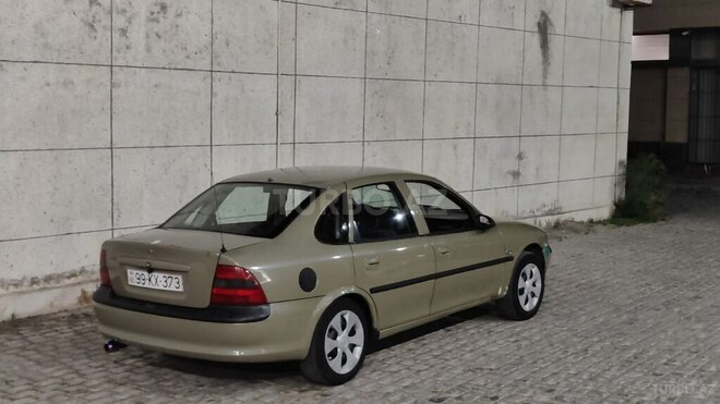 Opel Vectra-4