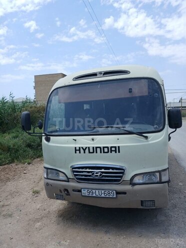 Hyundai County-1