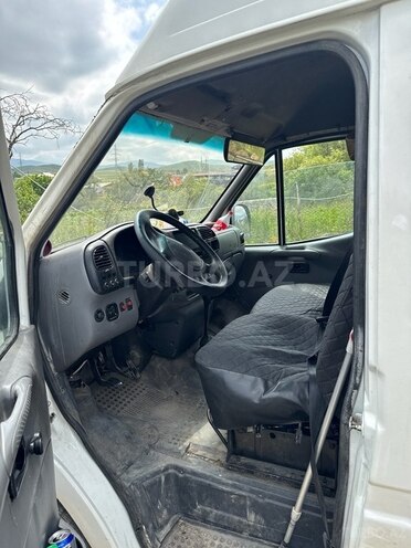 Ford Transit-5