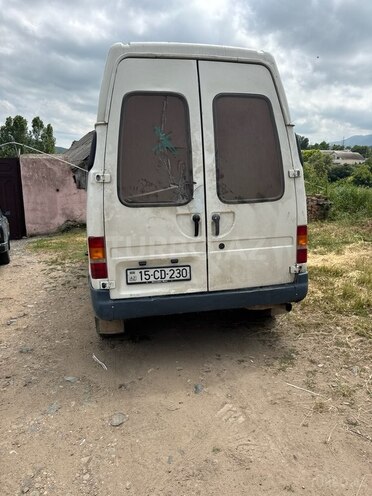 Ford Transit-6
