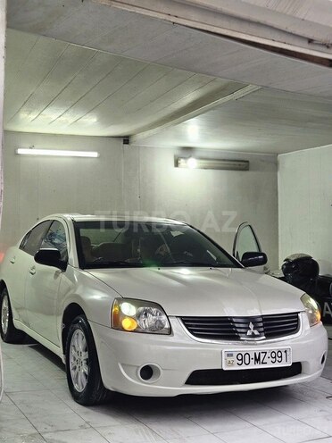 Mitsubishi Galant-3