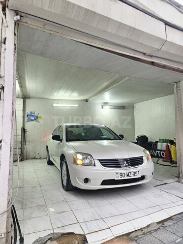 Mitsubishi Galant-4