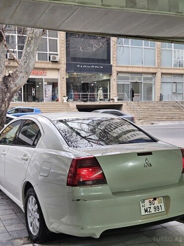 Mitsubishi Galant-6