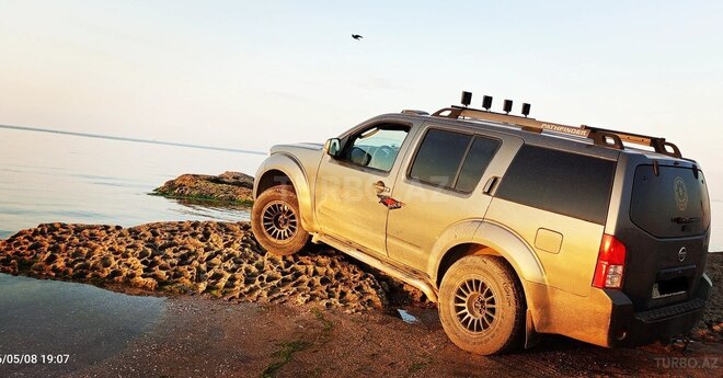 Nissan Pathfinder-7