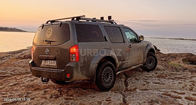Nissan Pathfinder-5