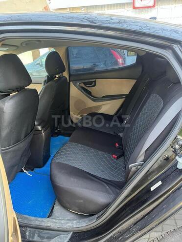 Hyundai Elantra-6