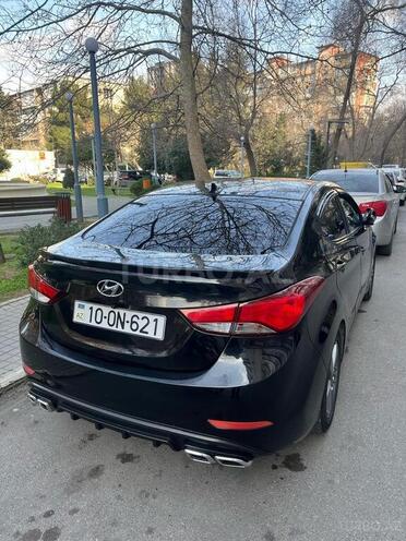 Hyundai Elantra-3