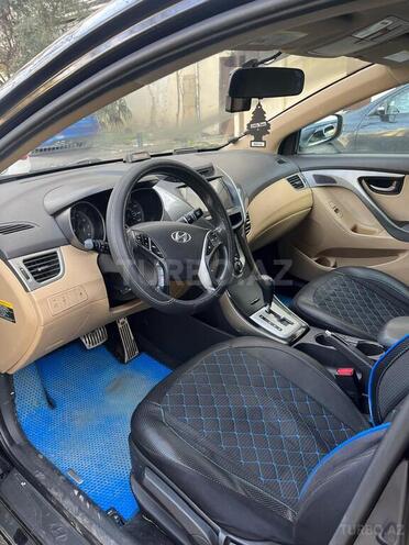 Hyundai Elantra-7