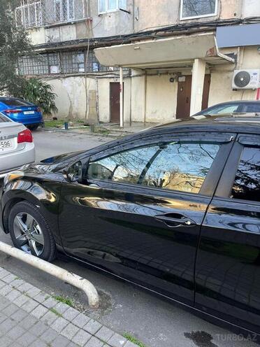 Hyundai Elantra-5