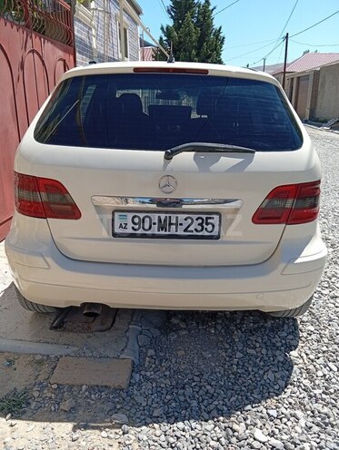 Mercedes B 200-3