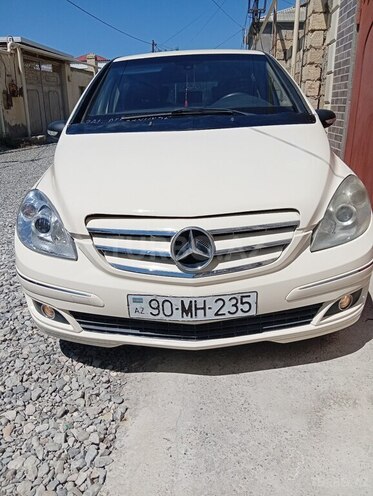 Mercedes B 200-4
