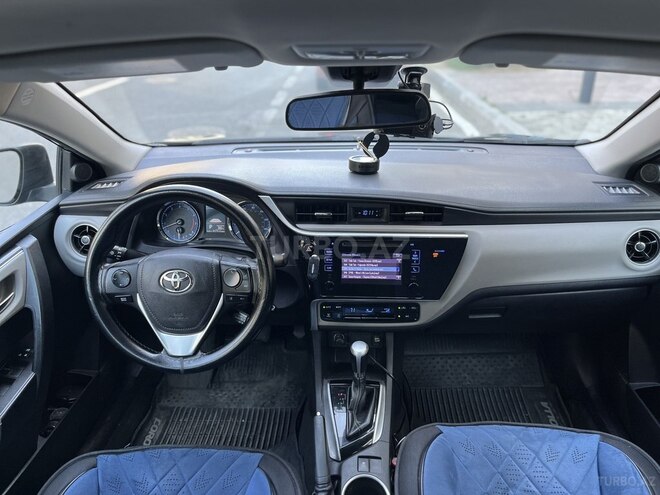 Toyota Corolla-10