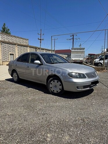 Nissan Sunny-3