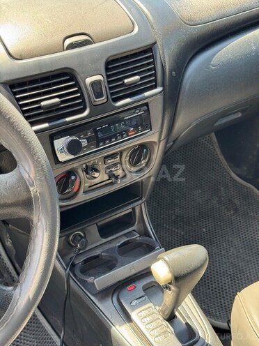 Nissan Sunny-6