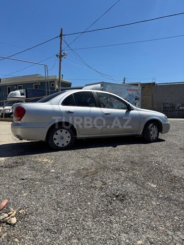 Nissan Sunny-4