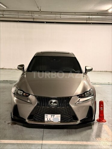 Lexus IS 300-9