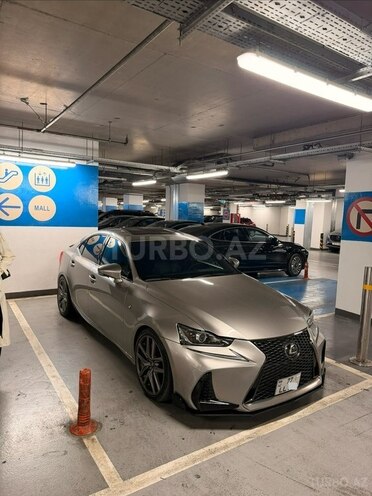 Lexus IS 300-10
